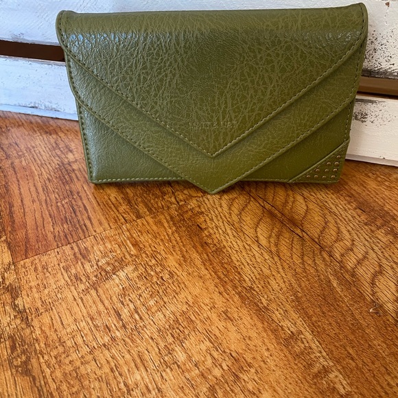 BNWOT adorable Matt and Nat army green bundle including purse & matching wallet - Picture 5 of 11